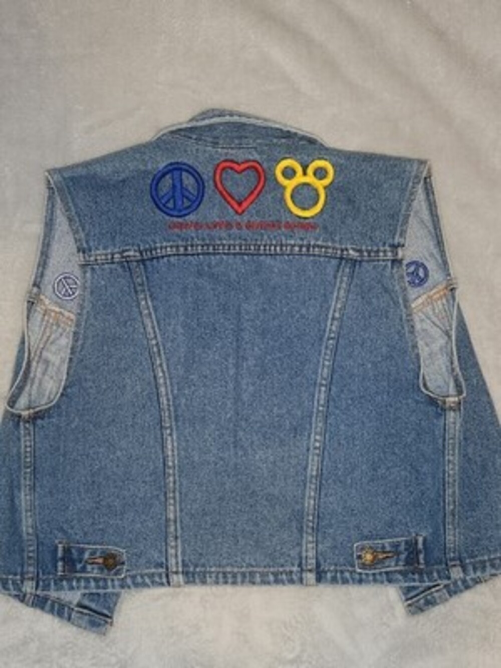 Disney Store Denim Vest Mickey Mouse Embroidered Peace & Hearts Womens Size M - Picture 2 of 6